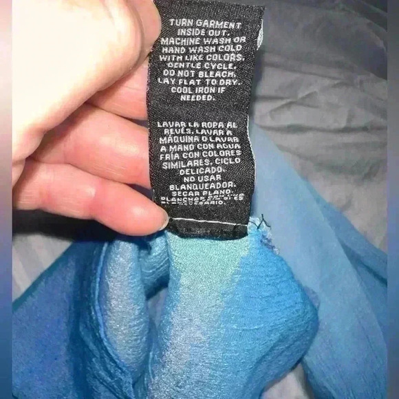 Zac and Rachel woman 0 X‎ blue and white ombré gauze top pintuck details.VGUC - Picture 10 of 10